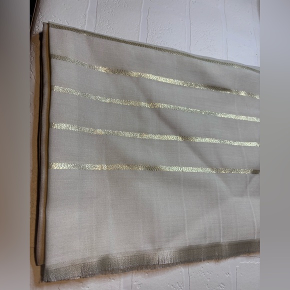 Simply Noelle Scarf NWT - Picture 3 of 4